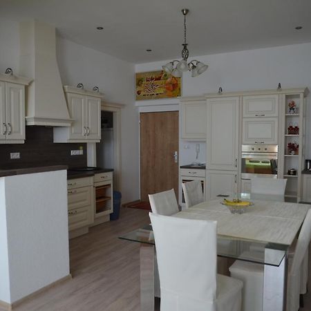 Apartman Ostry Vrsok V Starom Smokovci Daire Vysoké Tatry Dış mekan fotoğraf
