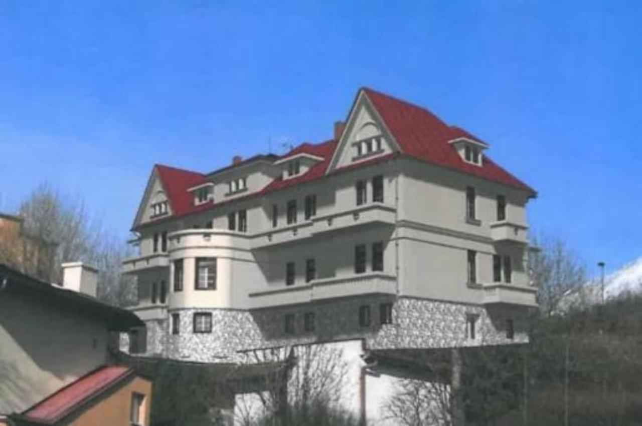 Apartman Ostry Vrsok V Starom Smokovci Daire Vysoké Tatry Dış mekan fotoğraf